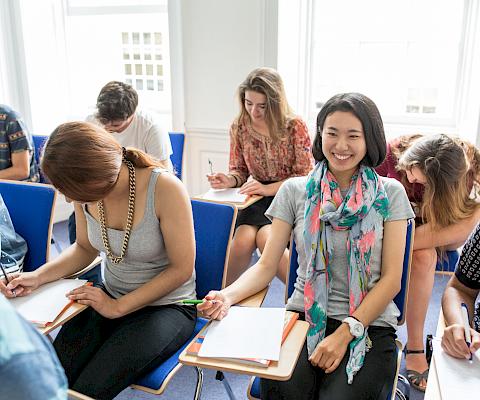 Cours d'anglais école de langue Kaplan Bath