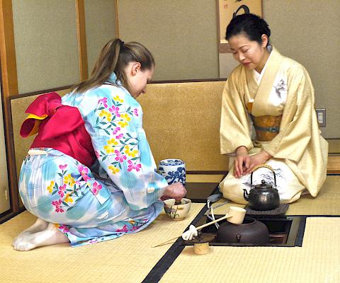 Initiation à la cérémonie du thé école de japonais Tokyo Genki